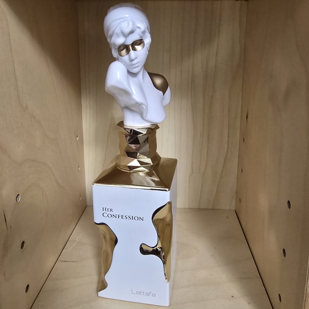 lattafa Her Confession perfume